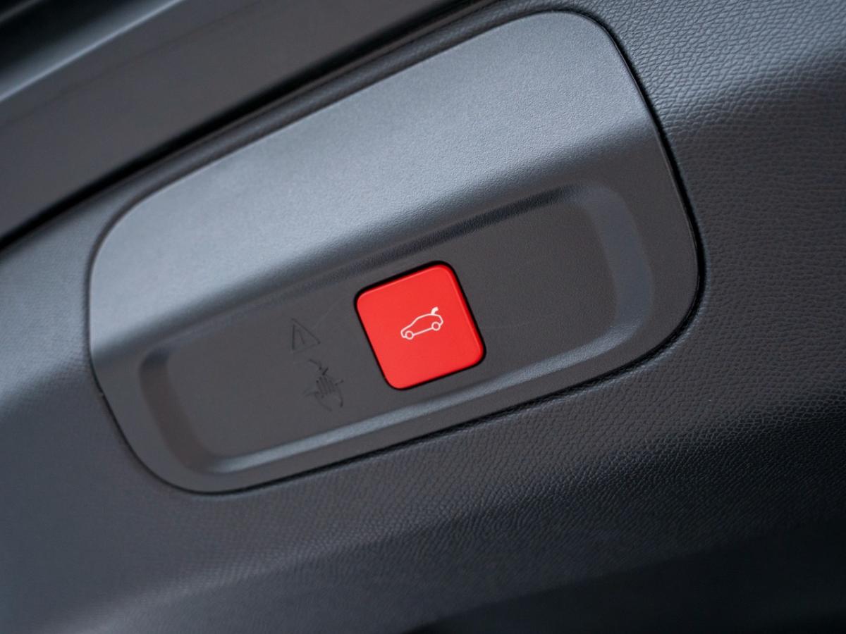 peugeot-e-208-2025-eletrico-0cc