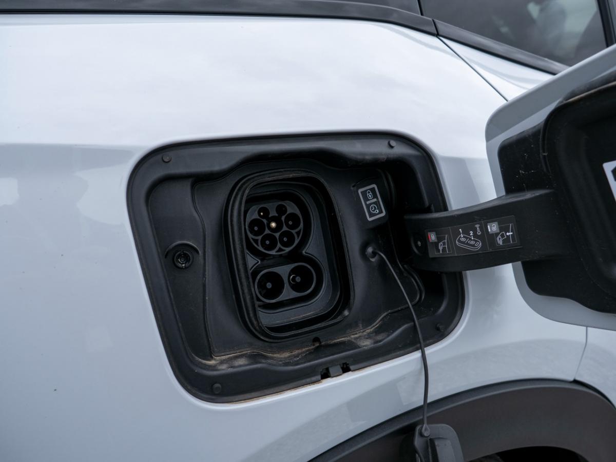 peugeot-e-208-2025-eletrico-0cc
