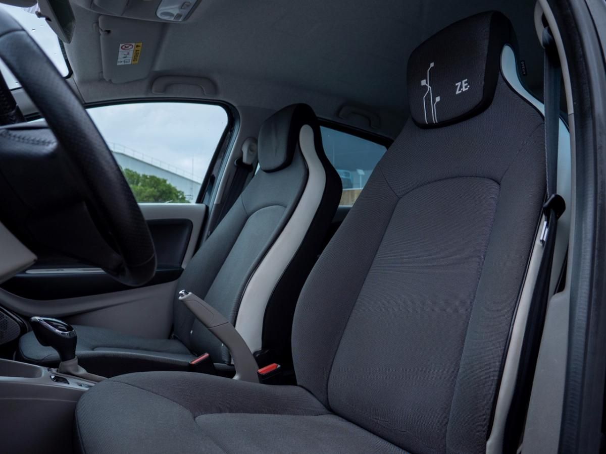 renault-zoe-2014-eletrico-0cc