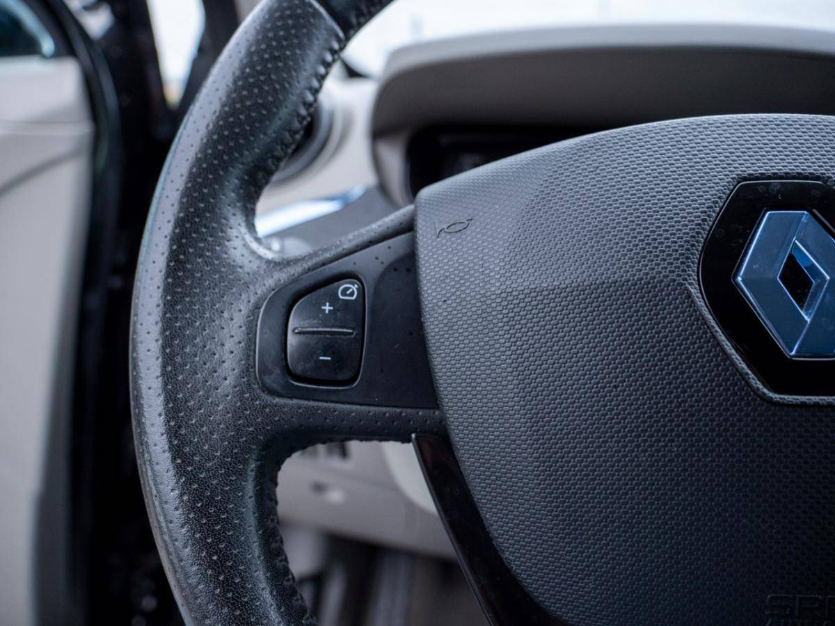 renault-zoe-2014-eletrico-0cc