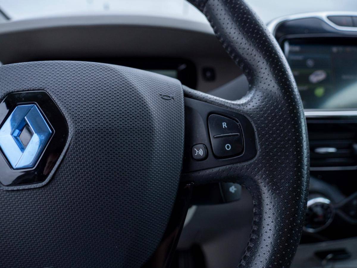 renault-zoe-2014-eletrico-0cc