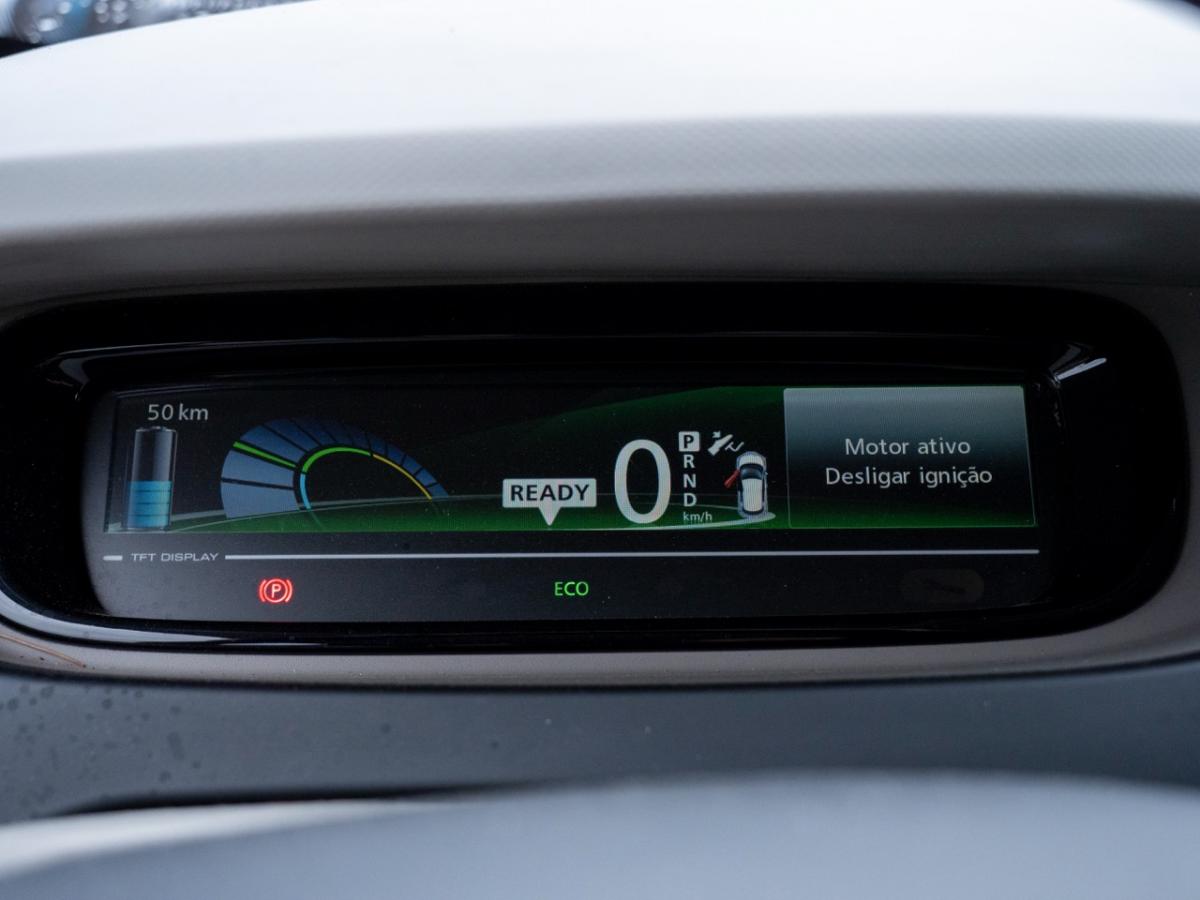 renault-zoe-2014-eletrico-0cc