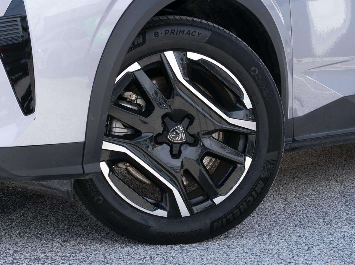peugeot-e-3008-2023-eletrico-0cc