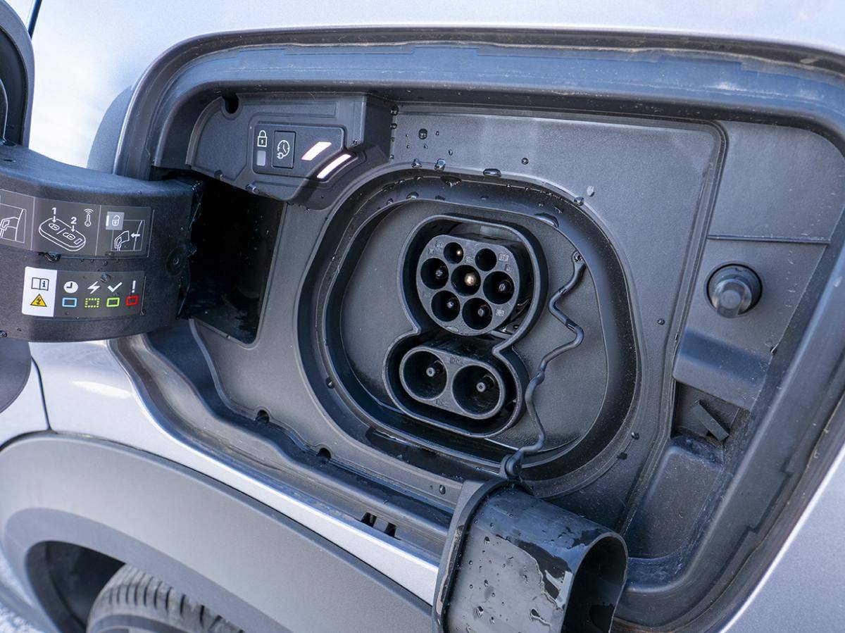 peugeot-e-3008-2023-eletrico-0cc