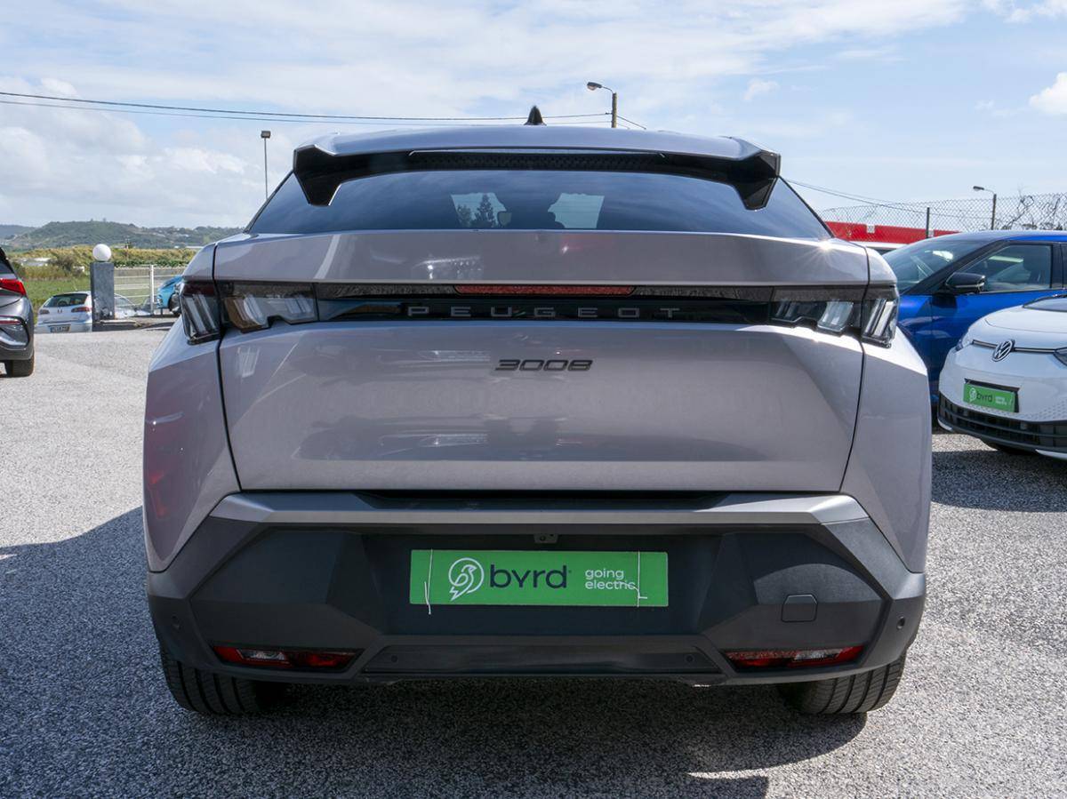peugeot-e-3008-2023-eletrico-0cc