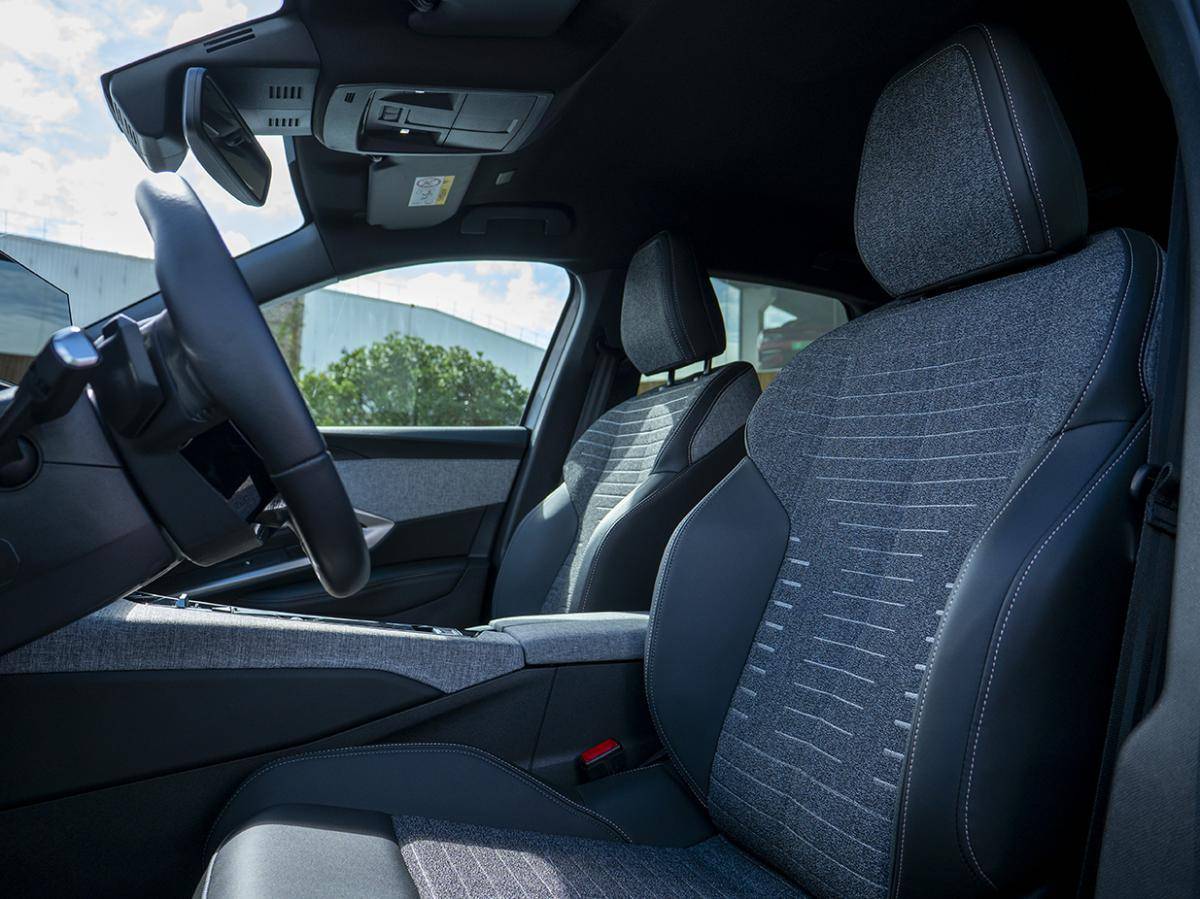 peugeot-e-3008-2023-eletrico-0cc