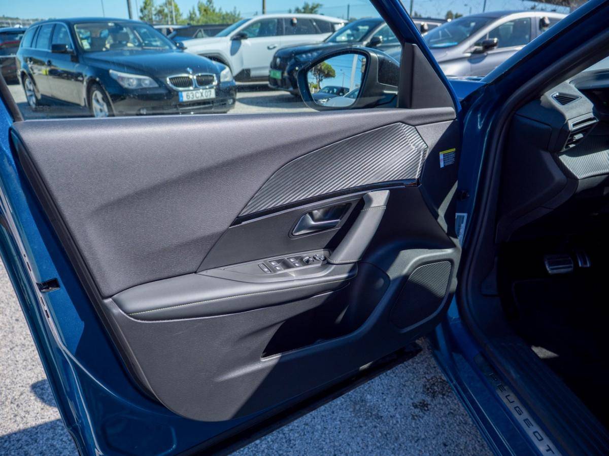 peugeot-e-2008-2025-eletrico-0cc
