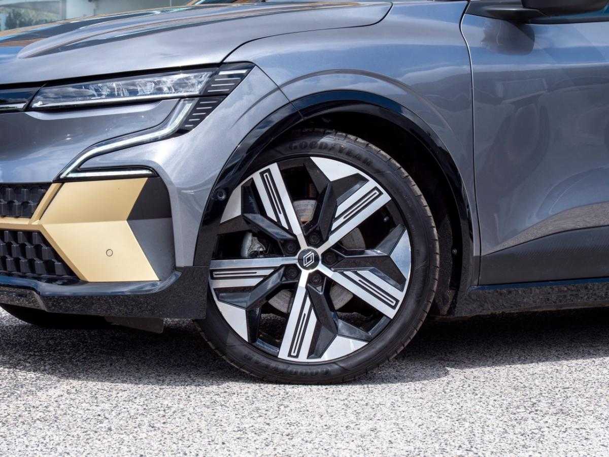 renault-megane-e-tech-2023-eletrico-0cc