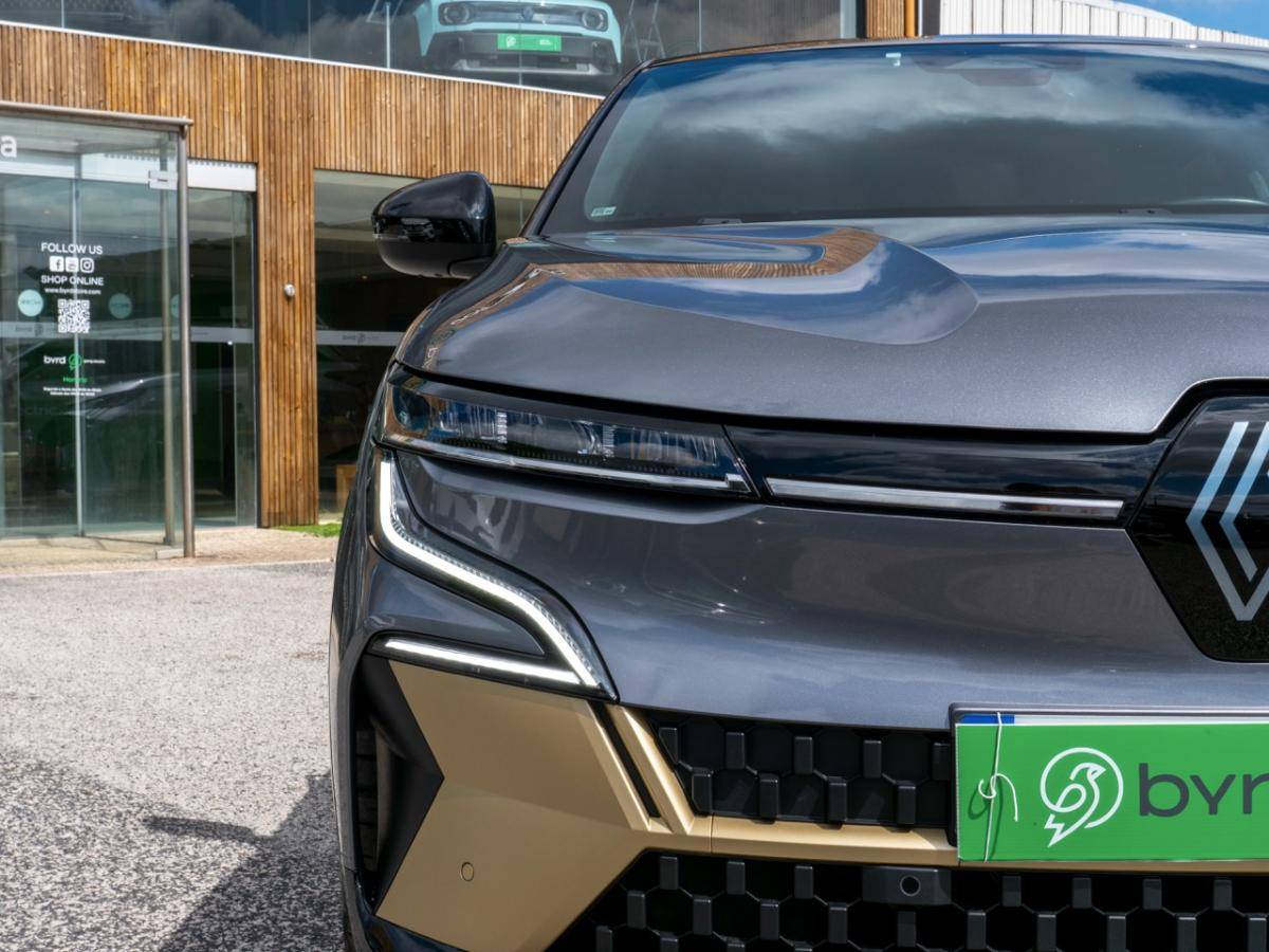 renault-megane-e-tech-2023-eletrico-0cc