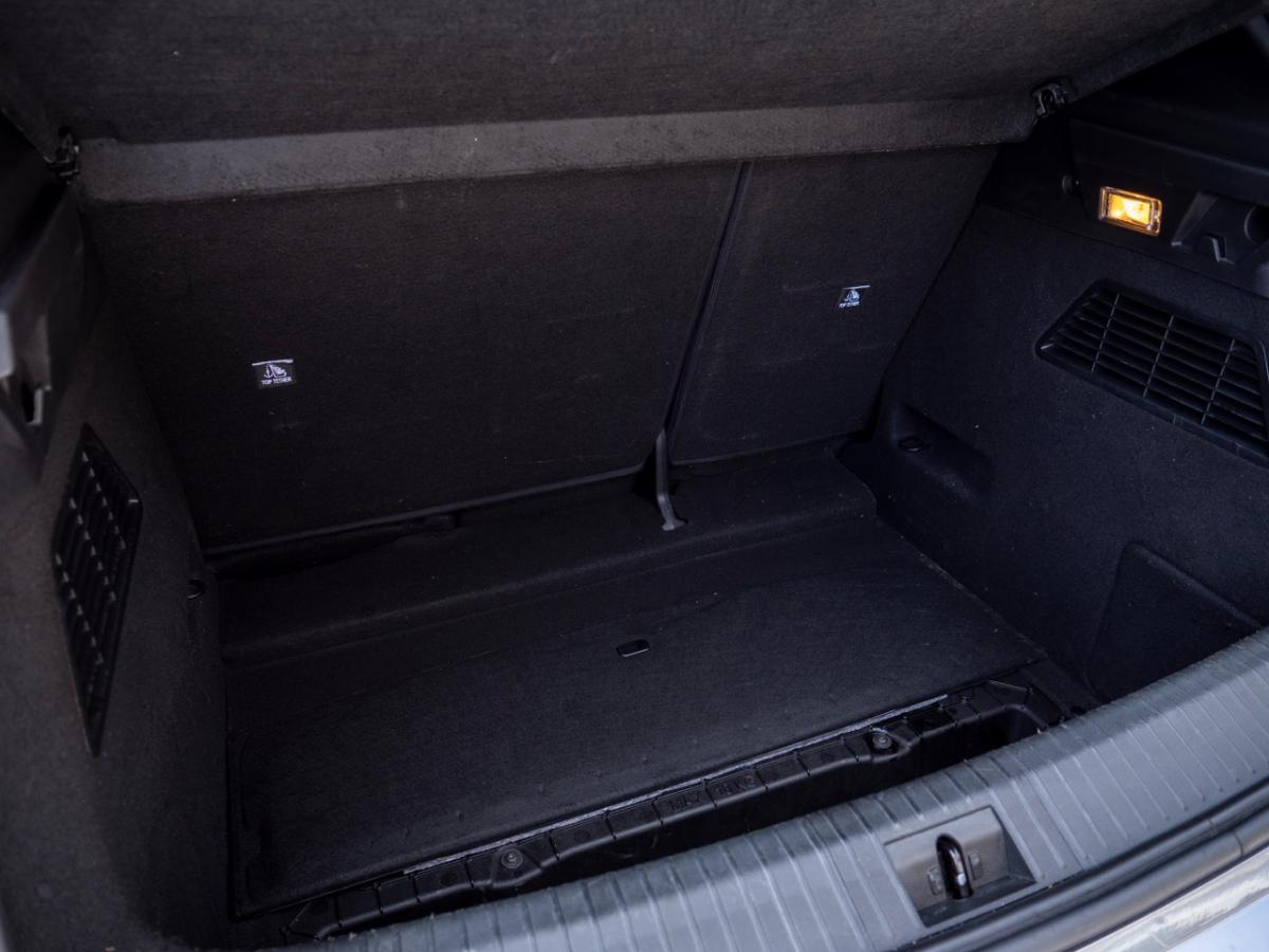 renault-megane-e-tech-2023-eletrico-0cc
