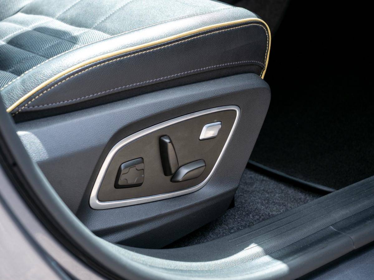 renault-megane-e-tech-2023-eletrico-0cc