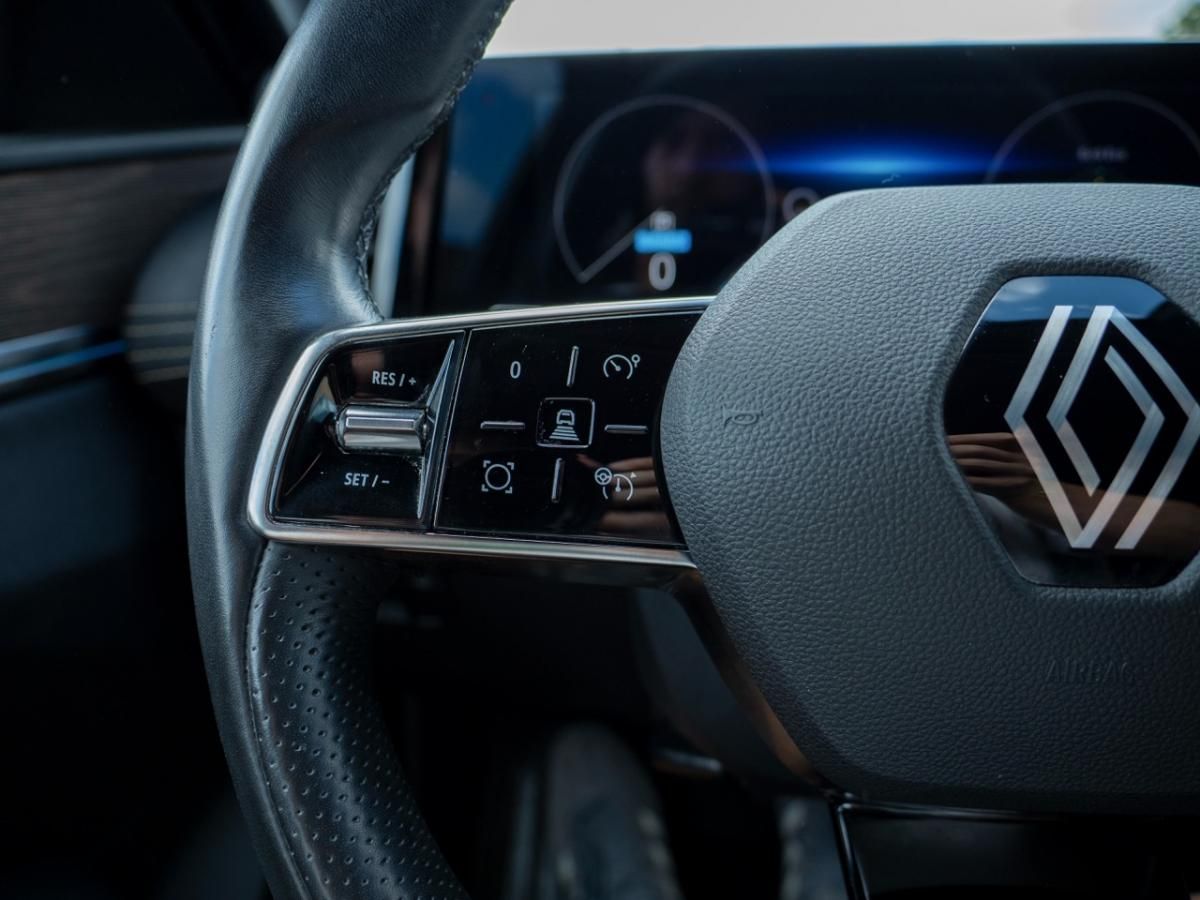 renault-megane-e-tech-2023-eletrico-0cc