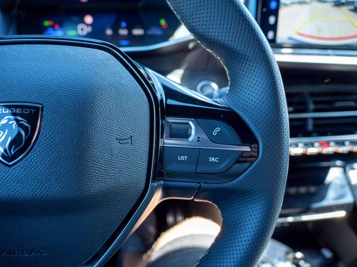peugeot-e-2008-2025-eletrico-0cc