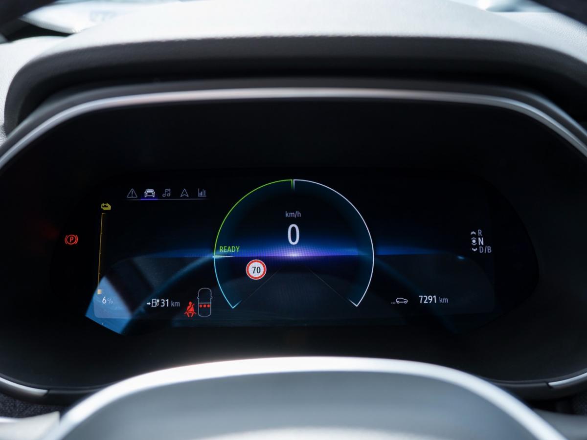 renault-zoe-2023-eletrico-0cc