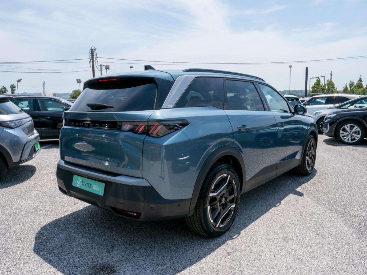peugeot-e-2008-2025-eletrico-0cc