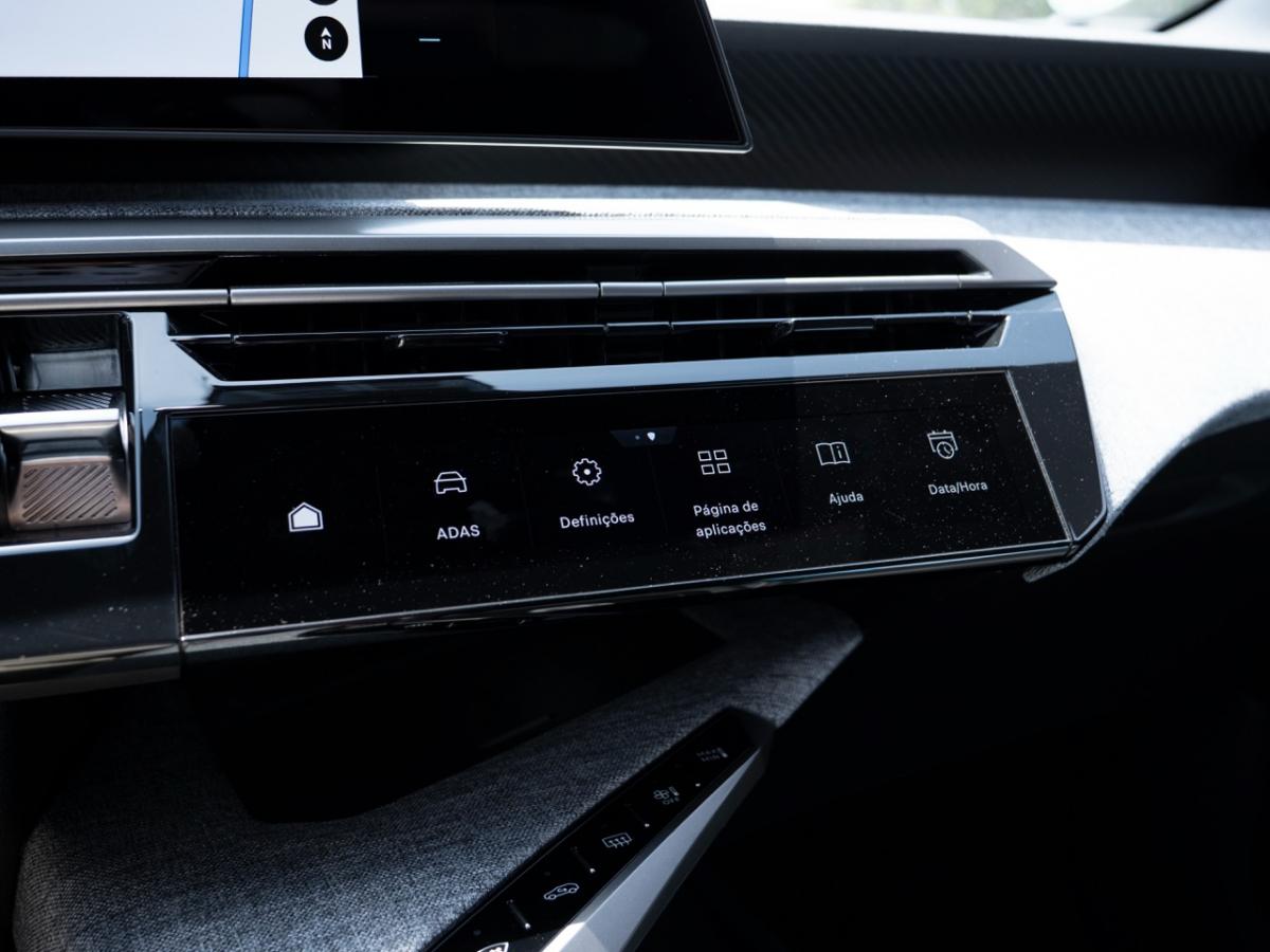peugeot-e-2008-2025-eletrico-0cc