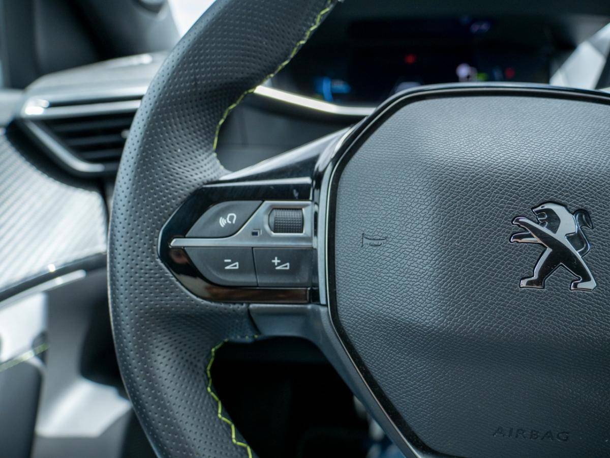 peugeot-e-2008-2023-eletrico-0cc