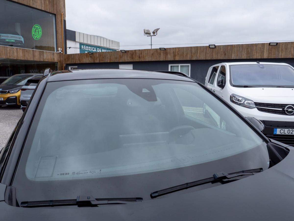 peugeot-e-2008-2025-eletrico-0cc