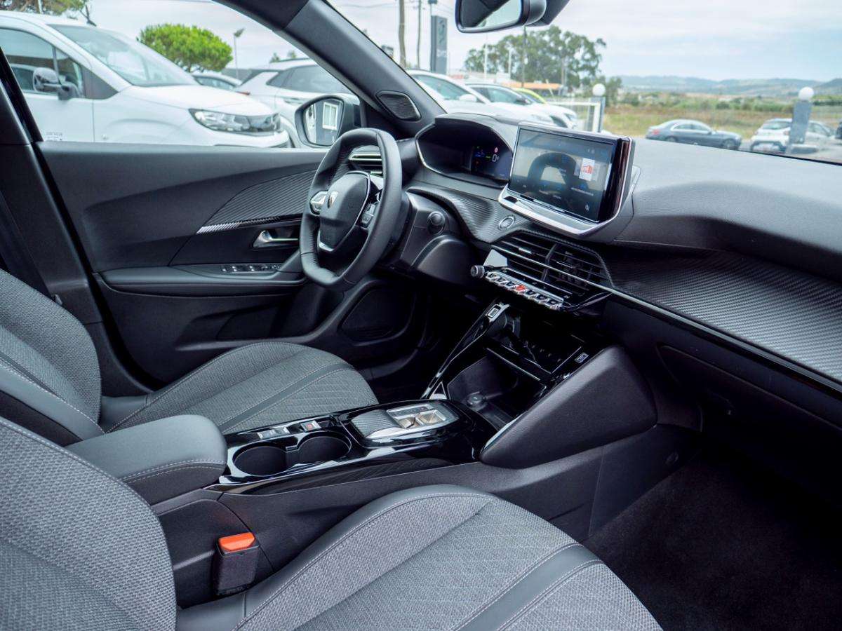peugeot-e-2008-2025-eletrico-0cc