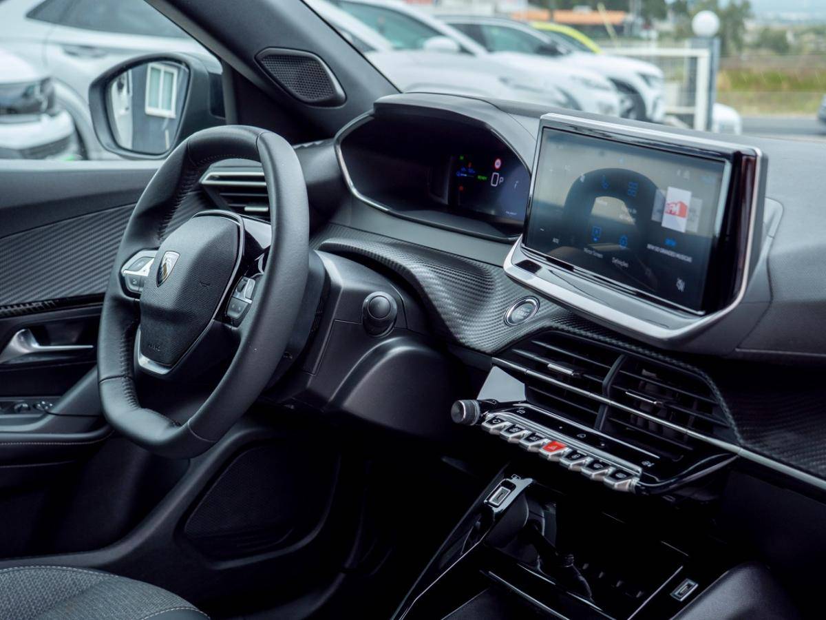 peugeot-e-2008-2025-eletrico-0cc