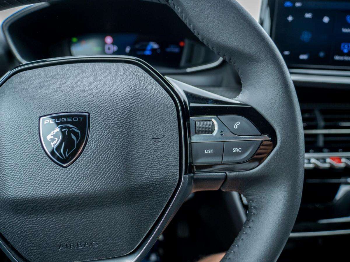 peugeot-e-2008-2025-eletrico-0cc