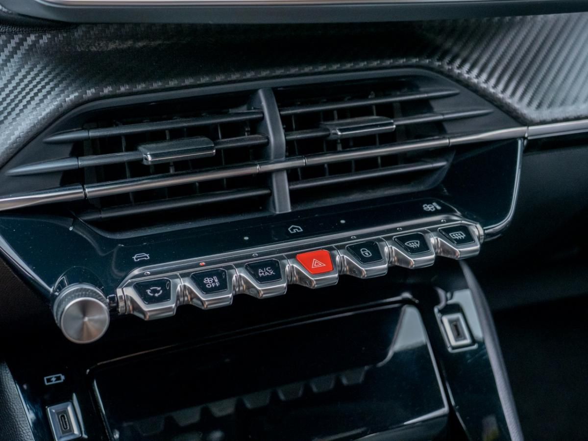 peugeot-e-2008-2025-eletrico-0cc