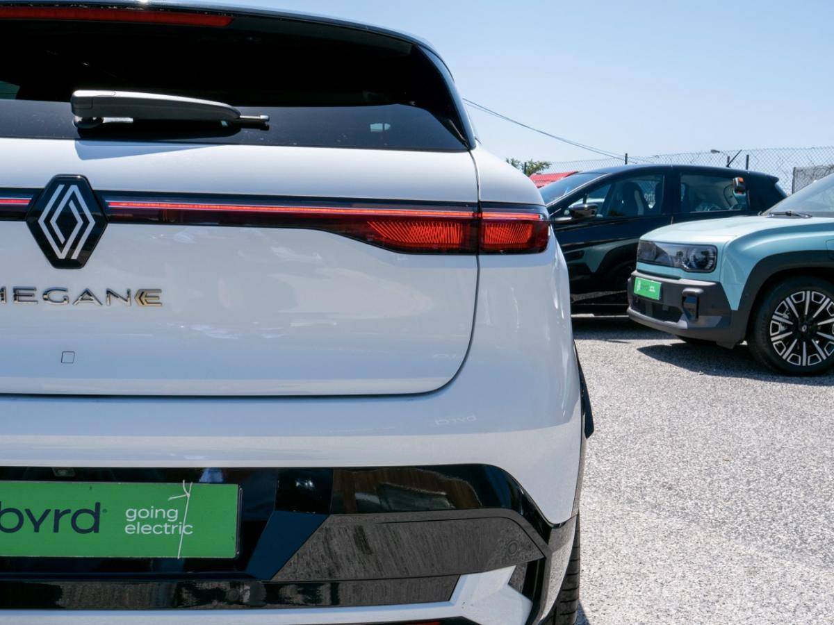 renault-megane-e-tech-2022-eletrico-0cc
