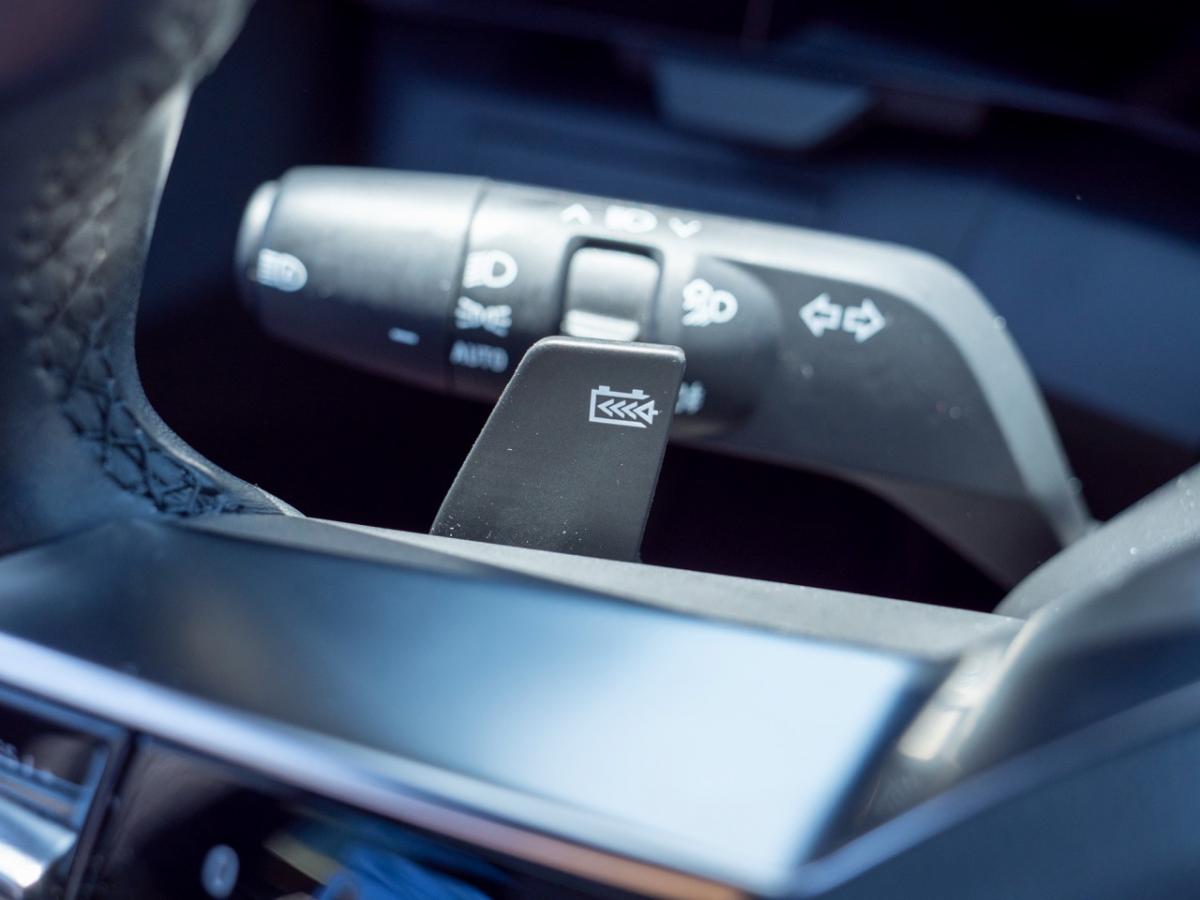 renault-megane-e-tech-2022-eletrico-0cc