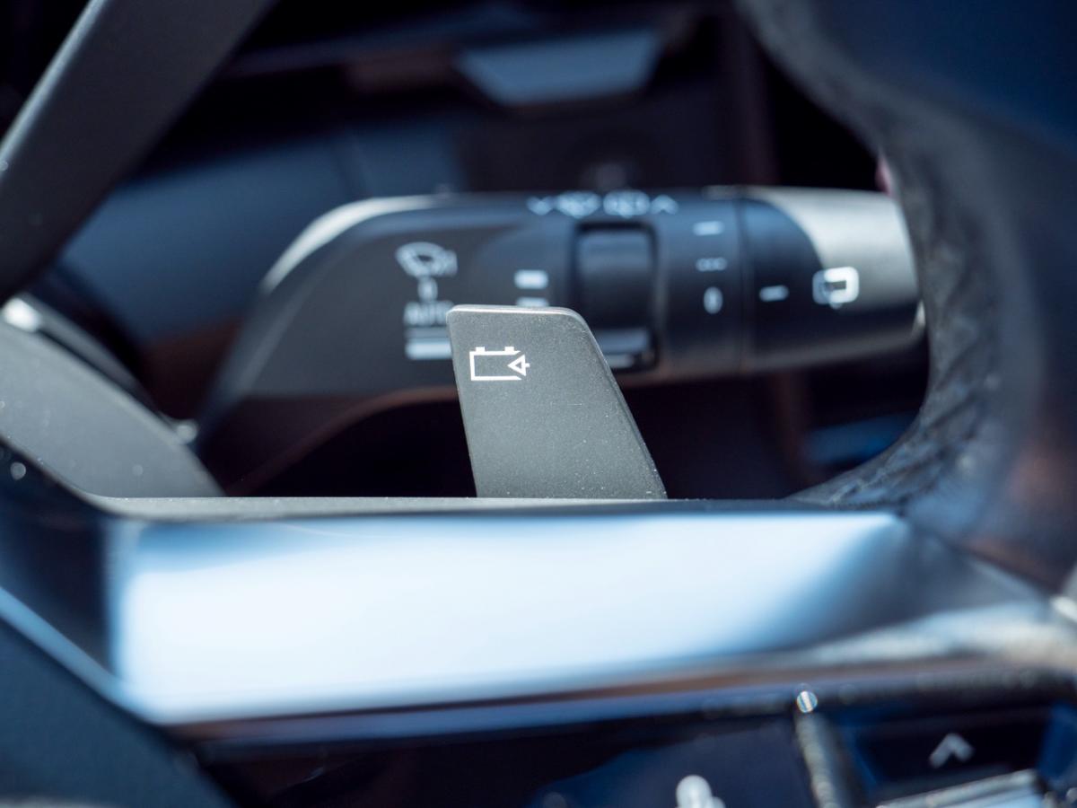 renault-megane-e-tech-2022-eletrico-0cc