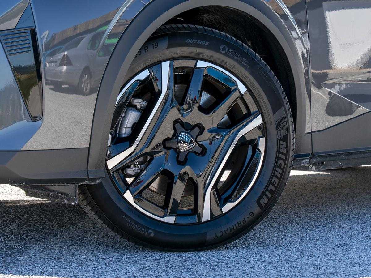 peugeot-e-3008-2025-eletrico-0cc