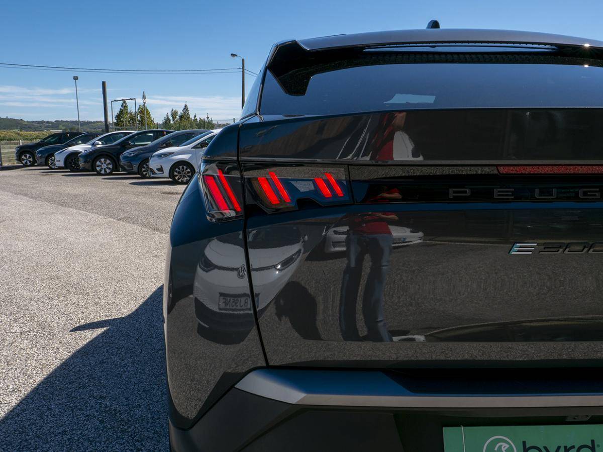 peugeot-e-3008-2025-eletrico-0cc