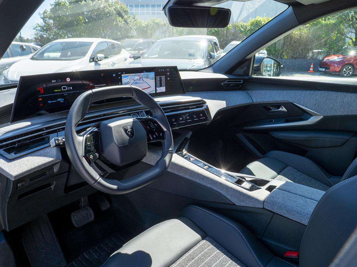 peugeot-e-3008-2025-eletrico-0cc