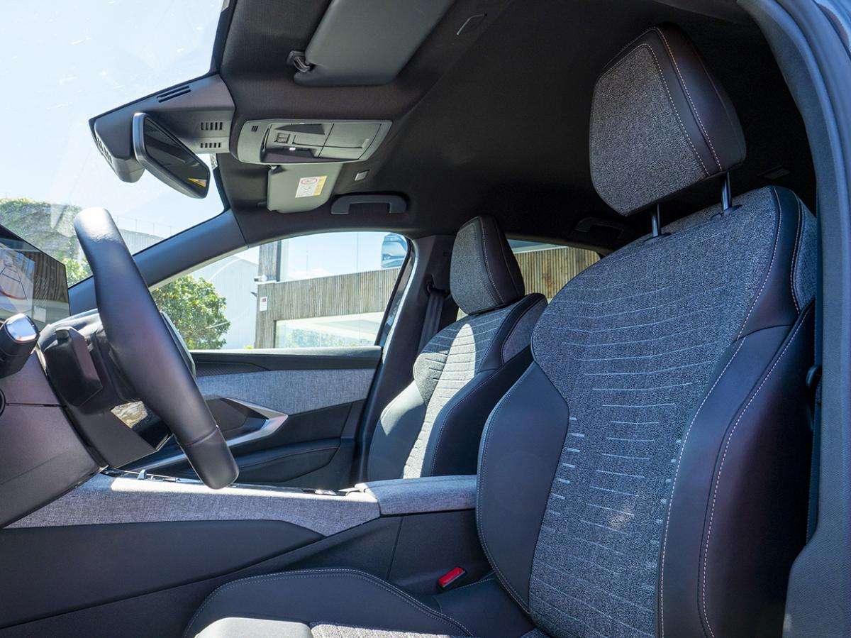peugeot-e-3008-2025-eletrico-0cc