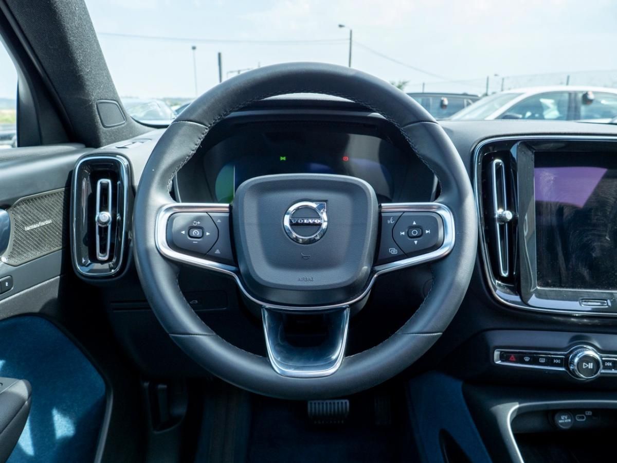 volvo-xc40-2023-eletrico-0cc