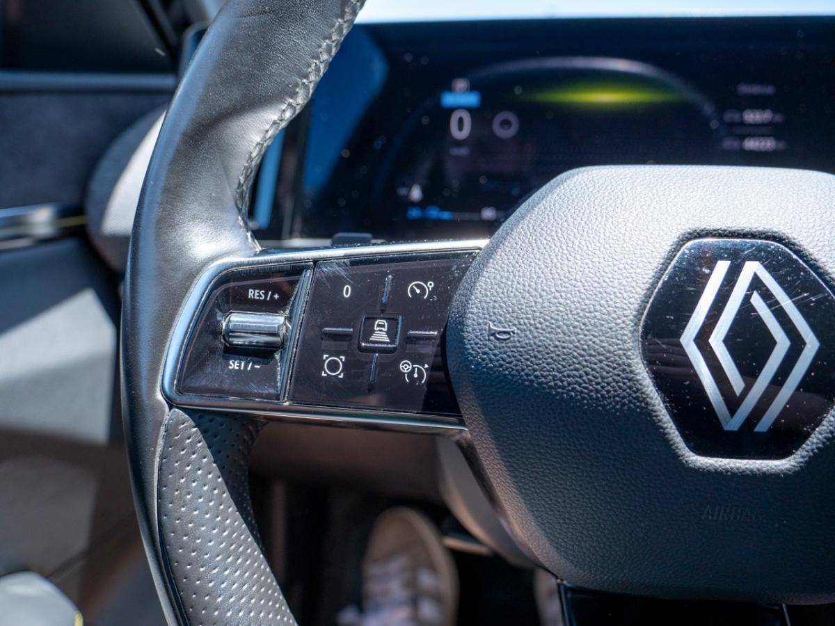 renault-megane-e-tech-2024-eletrico-0cc