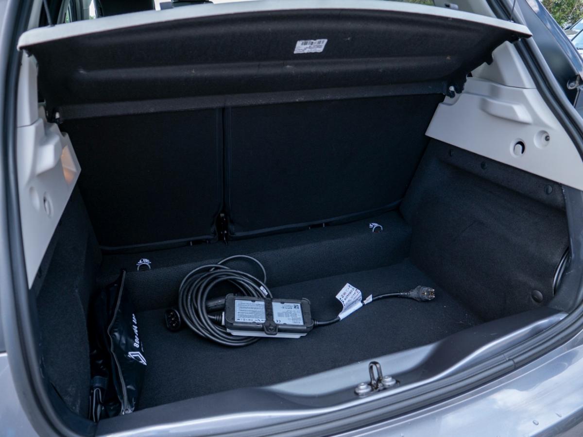 renault-zoe-2022-eletrico-0cc