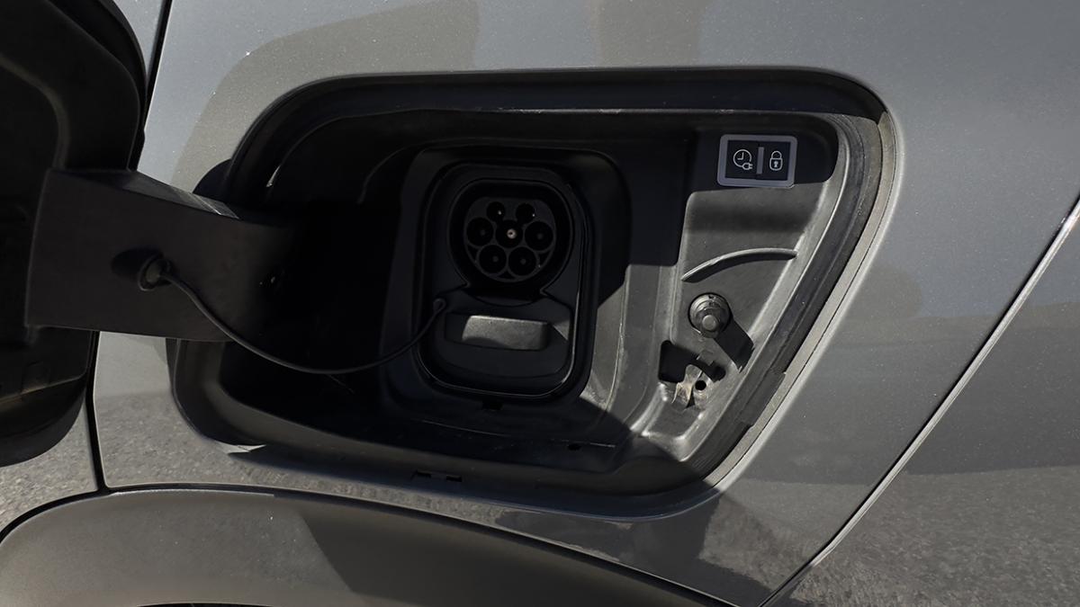 peugeot-e-2008-2025-eletrico-0cc