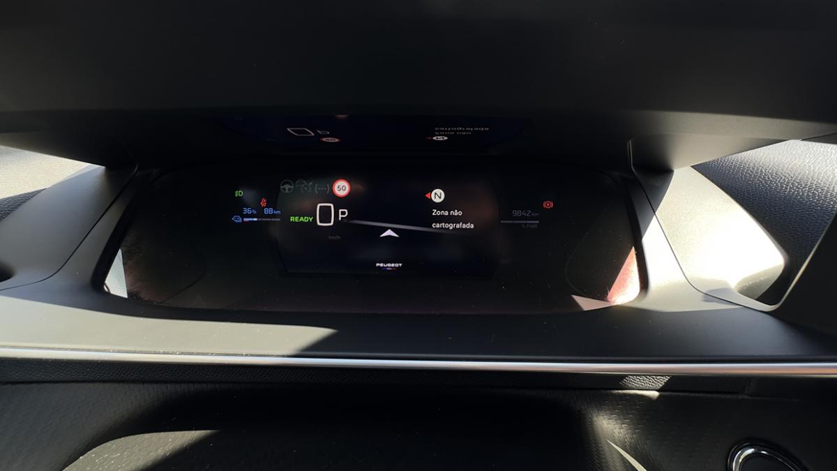 peugeot-e-2008-2025-eletrico-0cc