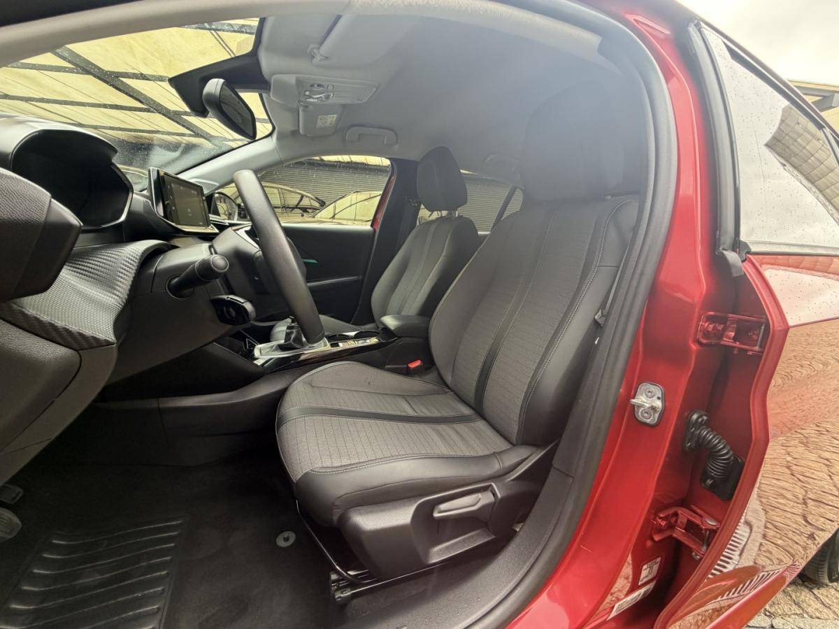 peugeot-208-2023-gasolina-1199cc