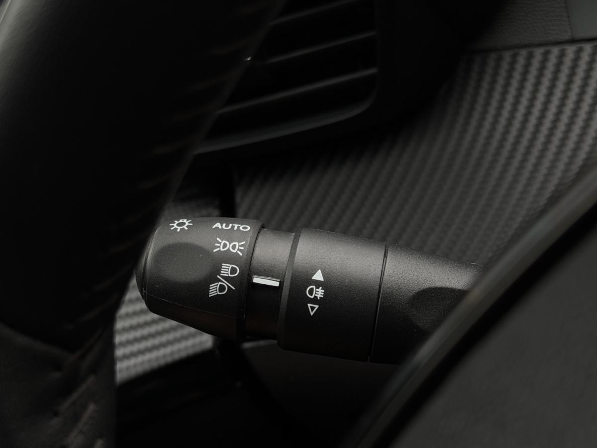 peugeot-208-2023-gasolina-1199cc