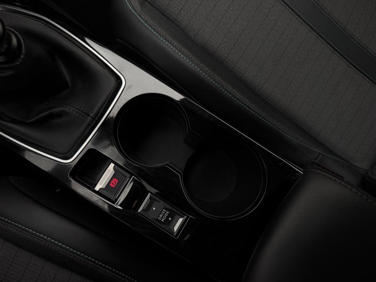 peugeot-208-2023-gasolina-1199cc
