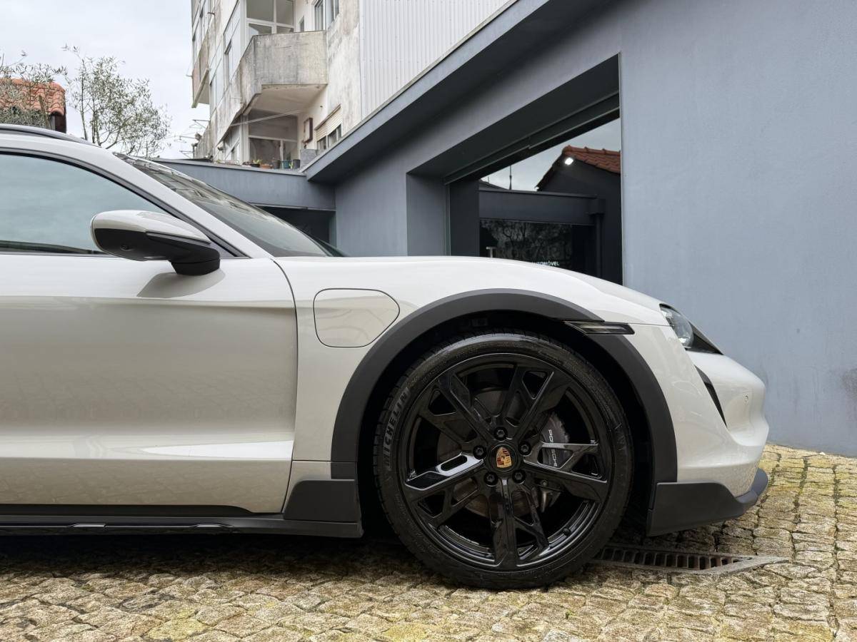 porsche-taycan-2022-eletrico-0cc