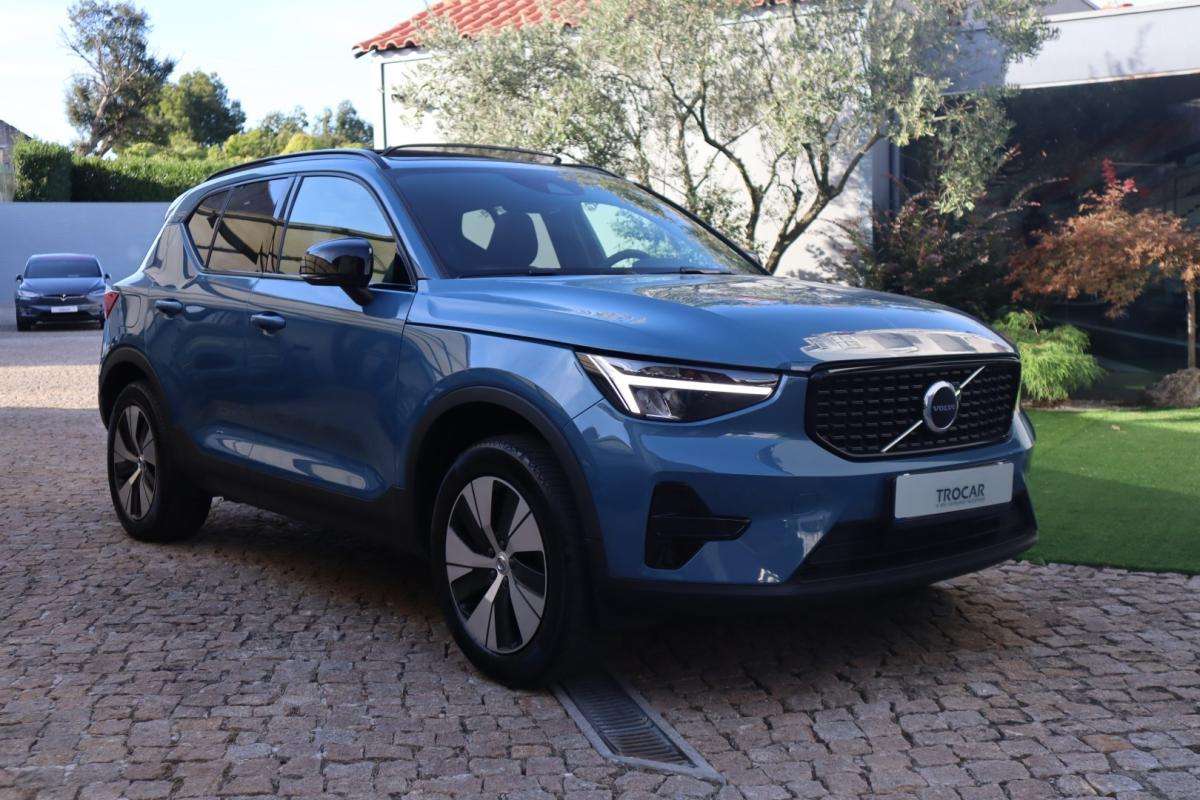 volvo-xc40-2023-hibrido-1477cc