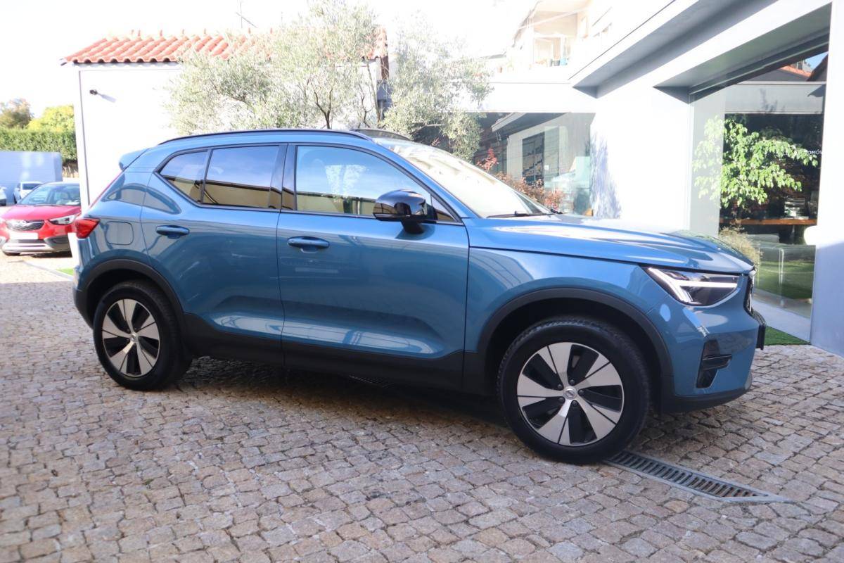 volvo-xc40-2023-hibrido-1477cc