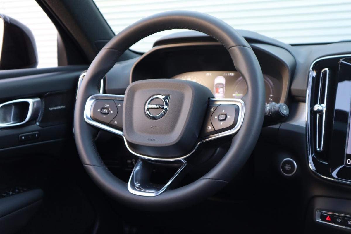 volvo-xc40-2023-hibrido-1477cc