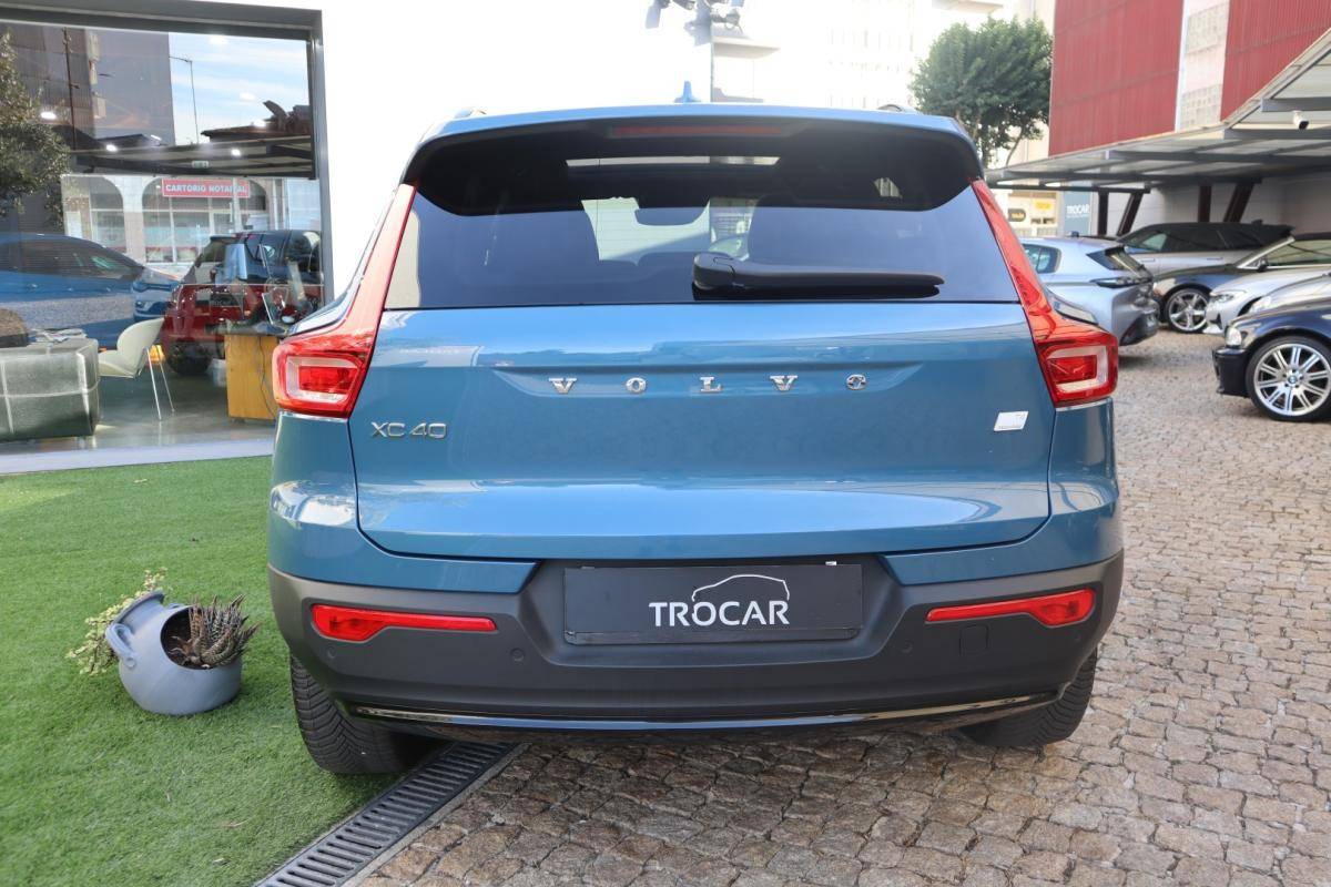 volvo-xc40-2023-hibrido-1477cc