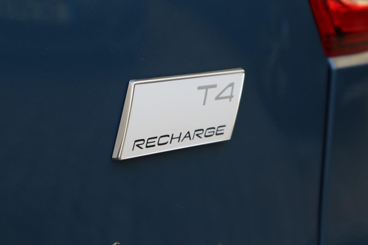 volvo-xc40-2023-hibrido-1477cc