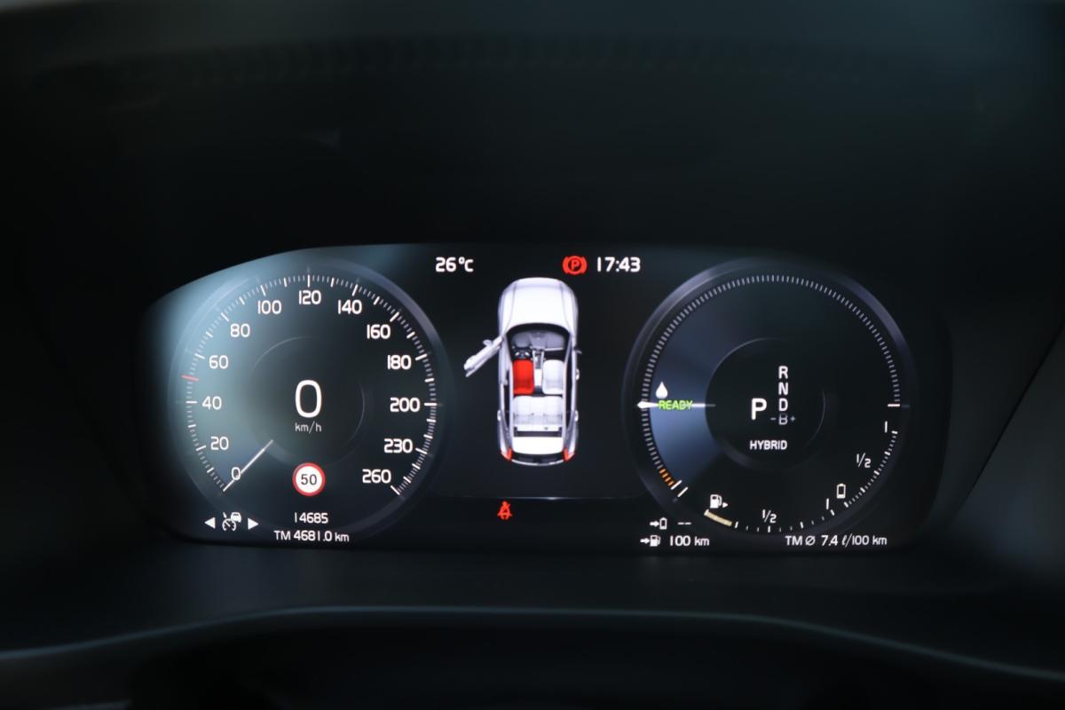 volvo-xc40-2023-hibrido-1477cc