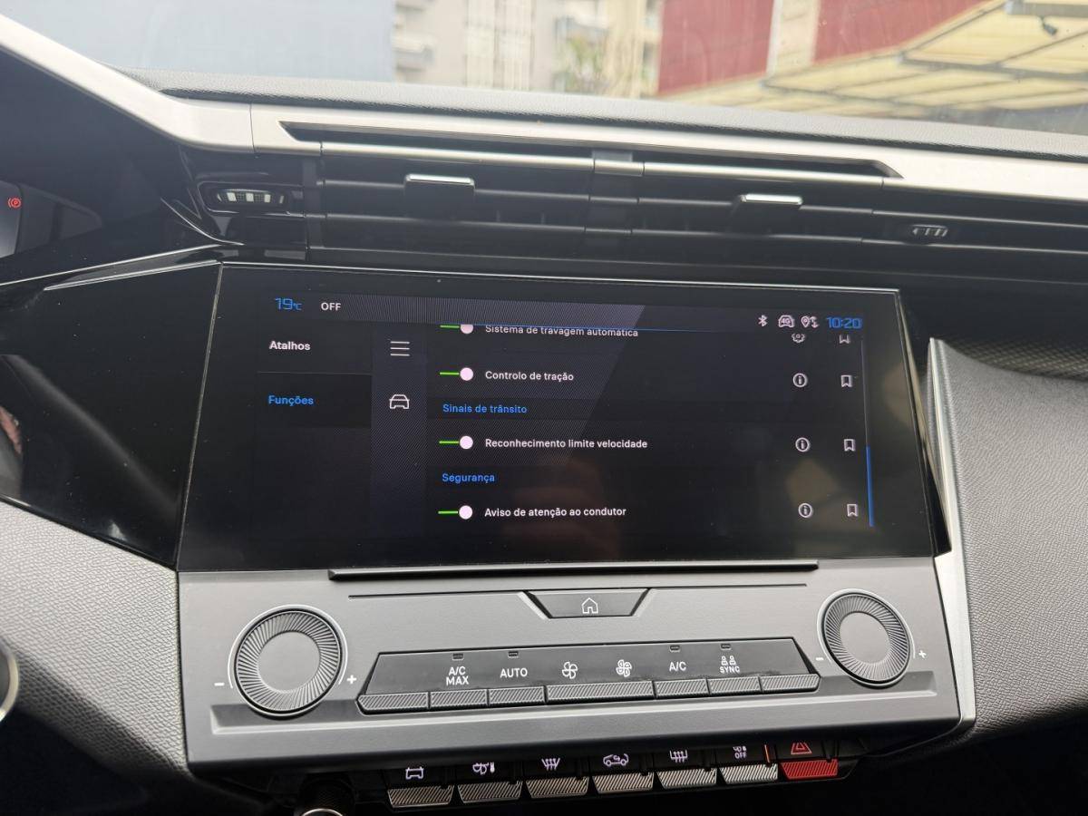 peugeot-308-2023-hibrido-1598cc