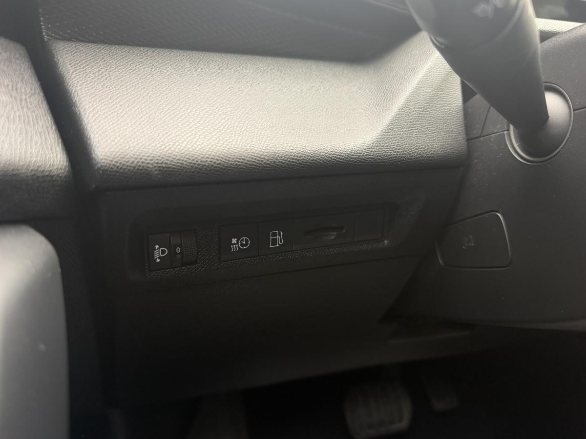 peugeot-308-2023-hibrido-1598cc